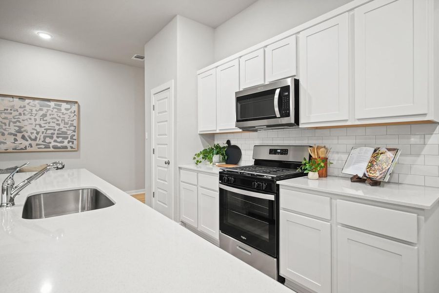 Furnished interior view inside a new home in Trinity Ranch, Elgin (Image 5).