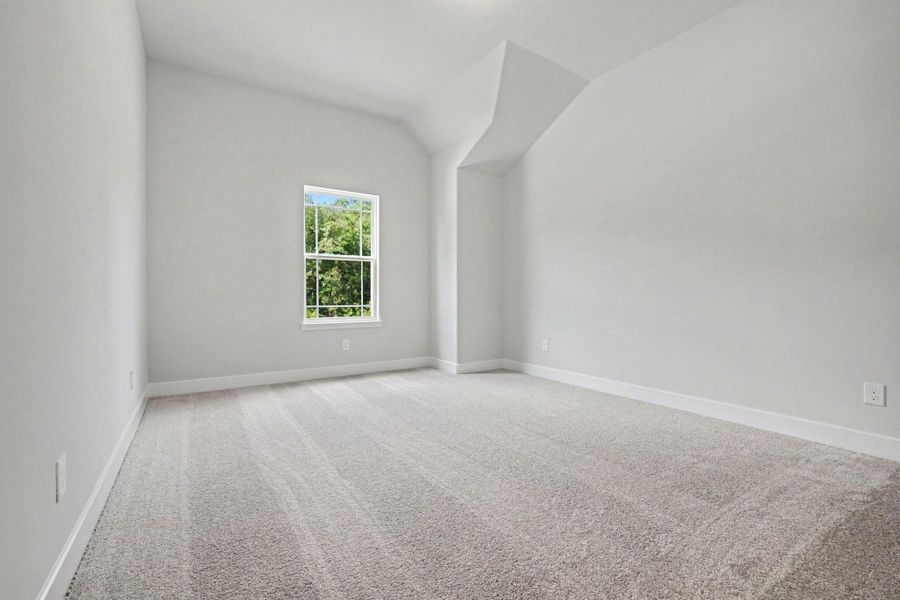 Spacious, unfurnished interior of a new home in Encino Estates, Dayton (Image 28).