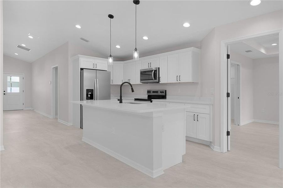 Furnished interior view inside a new home in , Ocklawaha (Image 10).
