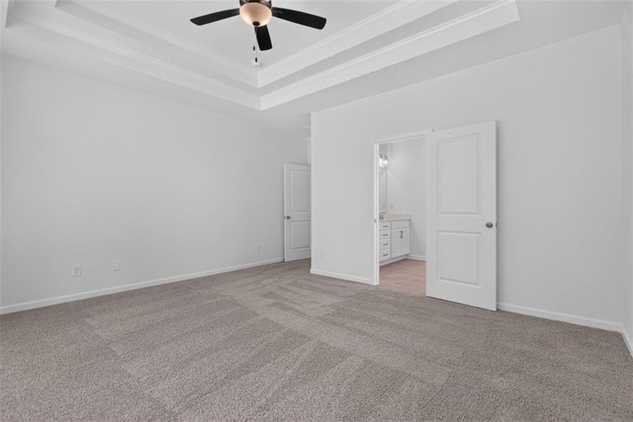 Spacious, unfurnished interior of a new home in , Athens (Image 38).