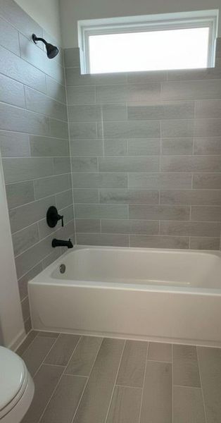 Close-up of interior finishes inside a home in Creekhaven, Iowa Colony (Image 9).