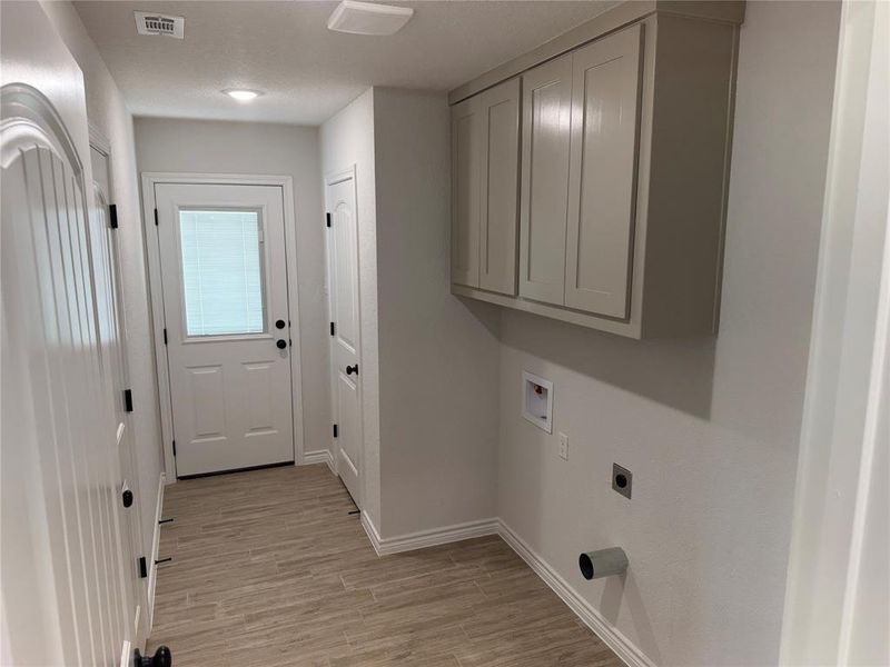 Spacious, unfurnished interior of a new home in , Springtown (Image 7). Spacious, unfurnished interior of a new home in , Springtown (Image 7).
