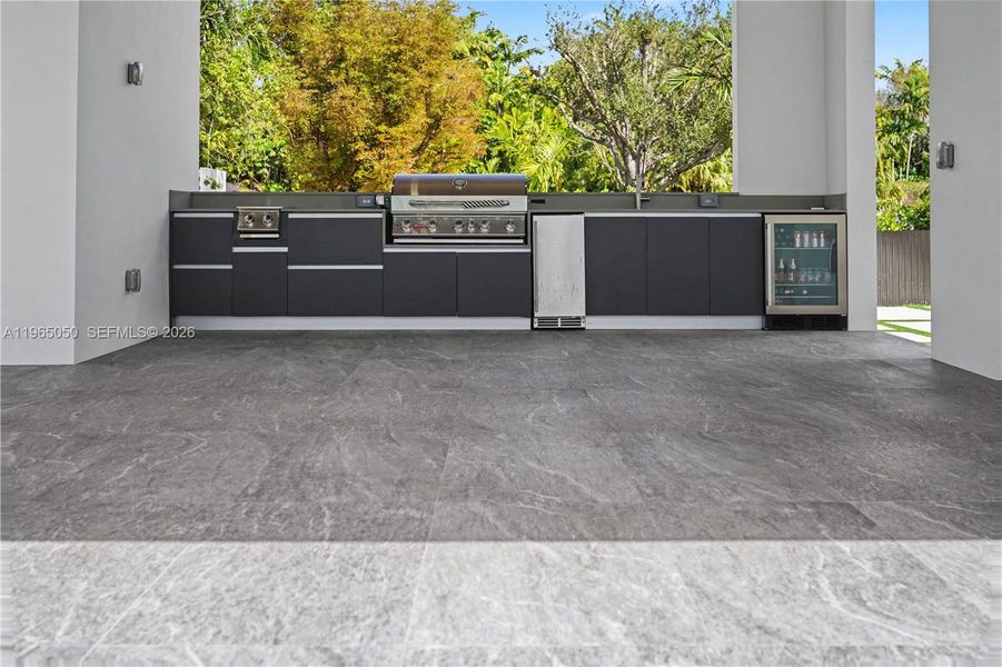 Exterior details and patio area of a home in , Miami (Image 30).