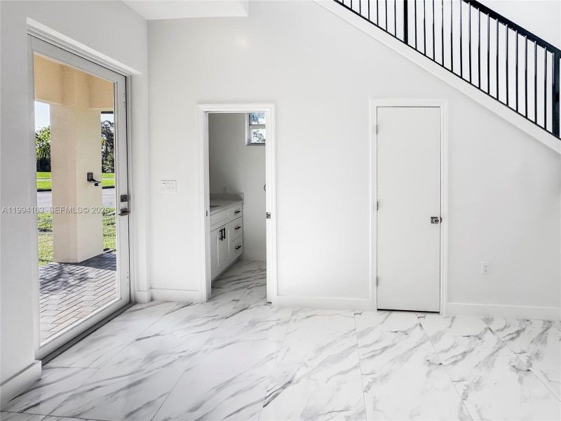 Spacious, unfurnished interior of a new home in , Port St. Lucie (Image 25).