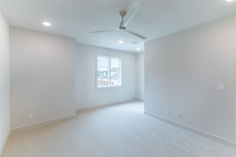 Spacious, unfurnished interior of a new home in , Spring (Image 20).