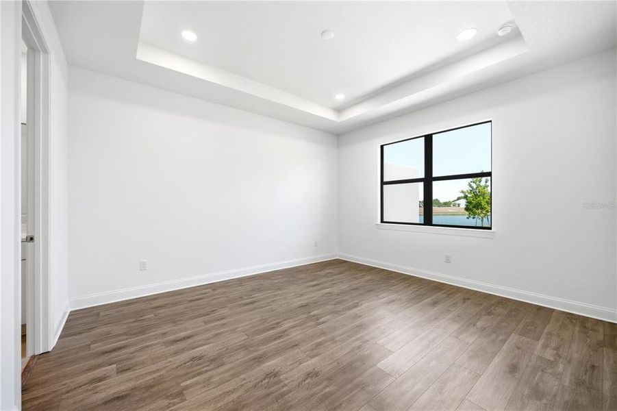 Spacious, unfurnished interior of a new home in , Apollo Beach (Image 23).