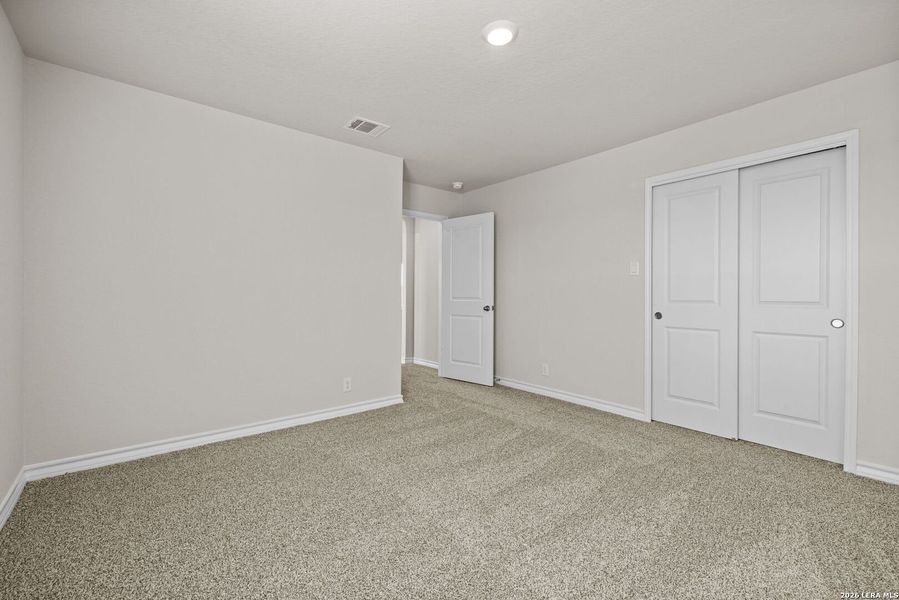 Spacious, unfurnished interior of a new home in Redbird Ranch, San Antonio (Image 16).