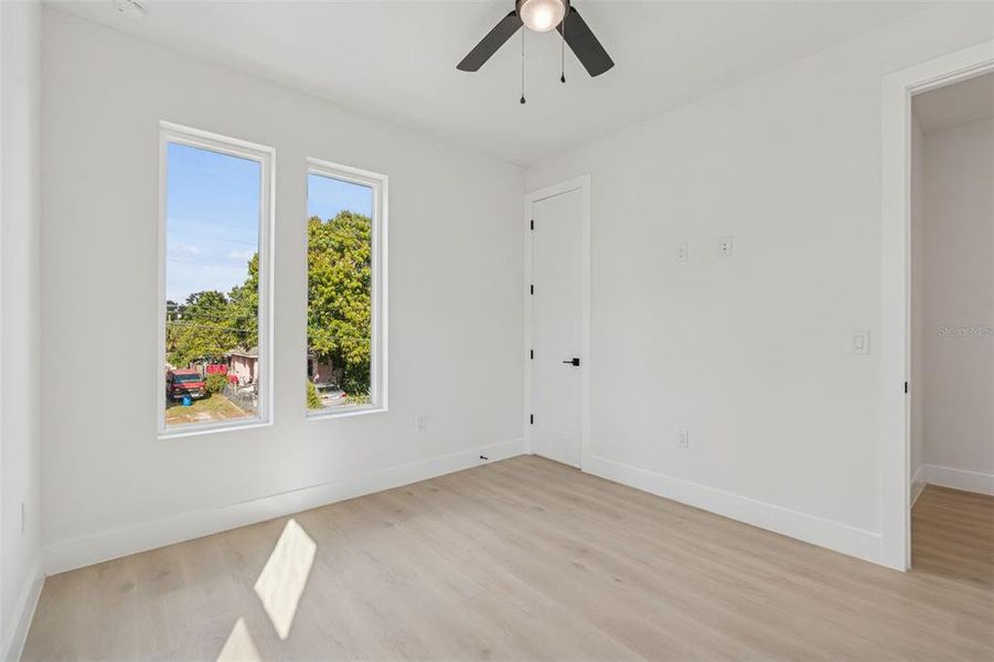 Spacious, unfurnished interior of a new home in , Tampa (Image 56).