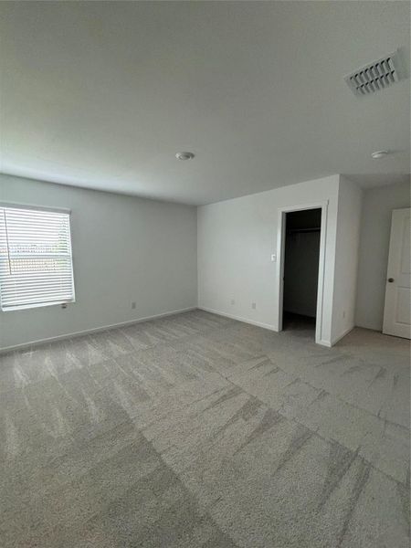 Spacious, unfurnished interior of a new home in Anniston, Katy (Image 21).
