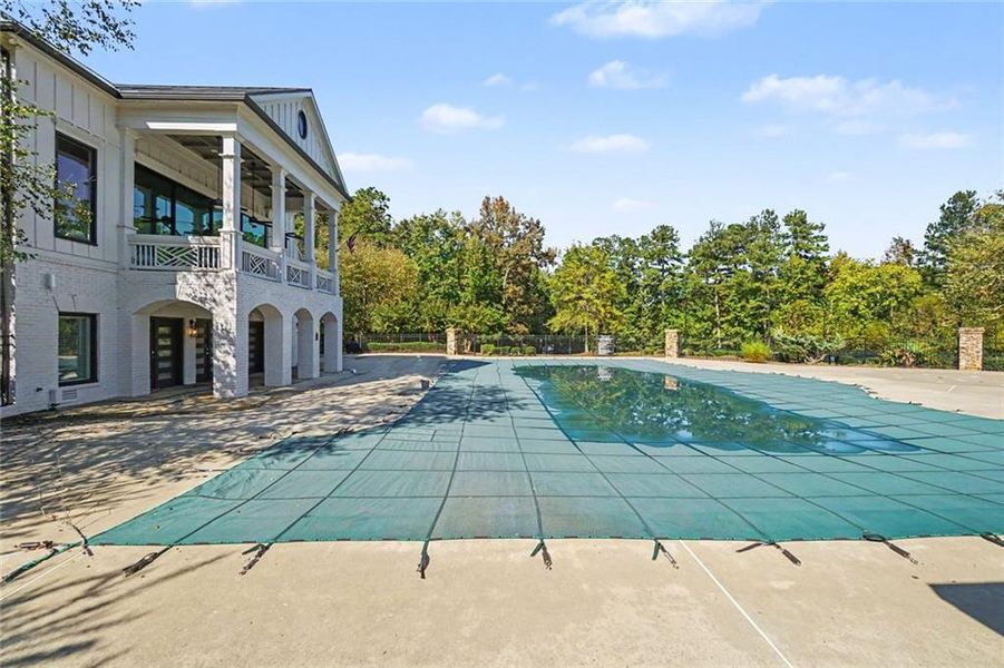 Exterior details and patio area of a home in Hamptons at Riverwood South, Dallas (Image 25).