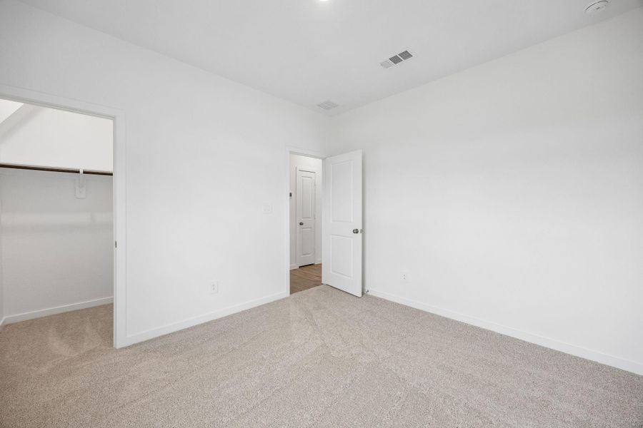 Spacious, unfurnished interior of a new home in Montgomery Bend, Montgomery (Image 14).