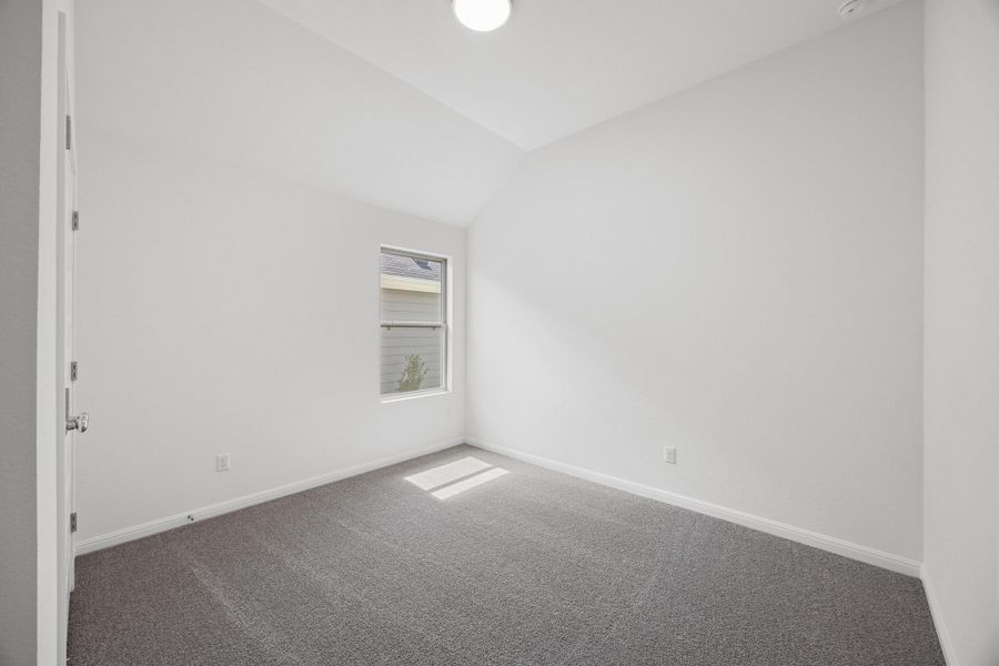 Spacious, unfurnished interior of a new home in Trinity Ranch, Elgin (Image 31).