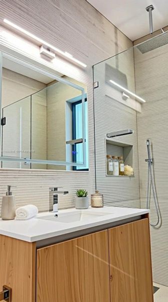 Image 49 of a home in .