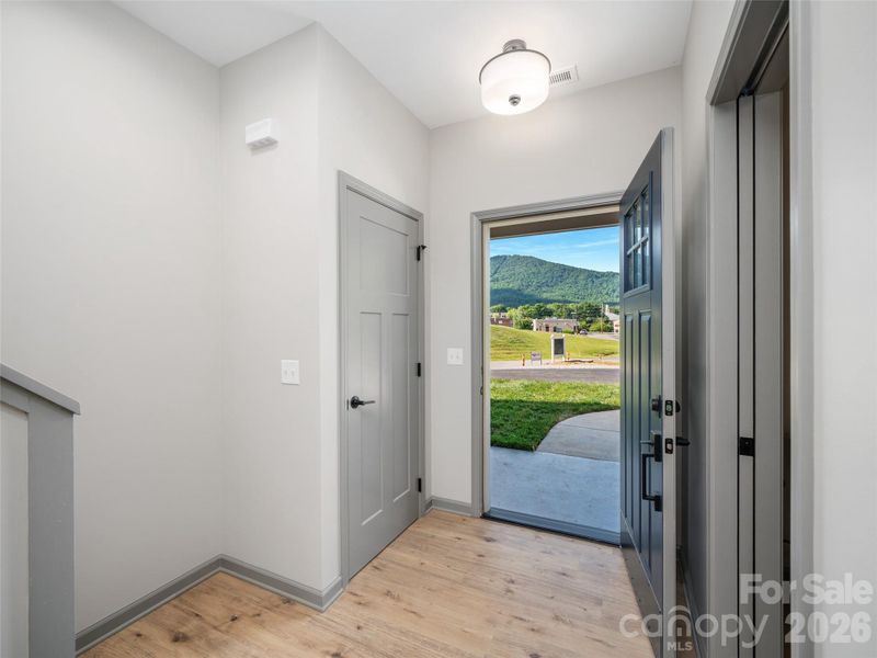 Spacious, unfurnished interior of a new home in , Burnsville (Image 31).