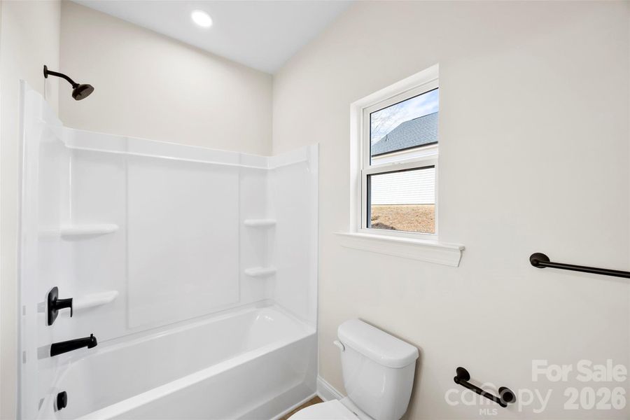Furnished interior view inside a new home in , Kings Mountain (Image 9).