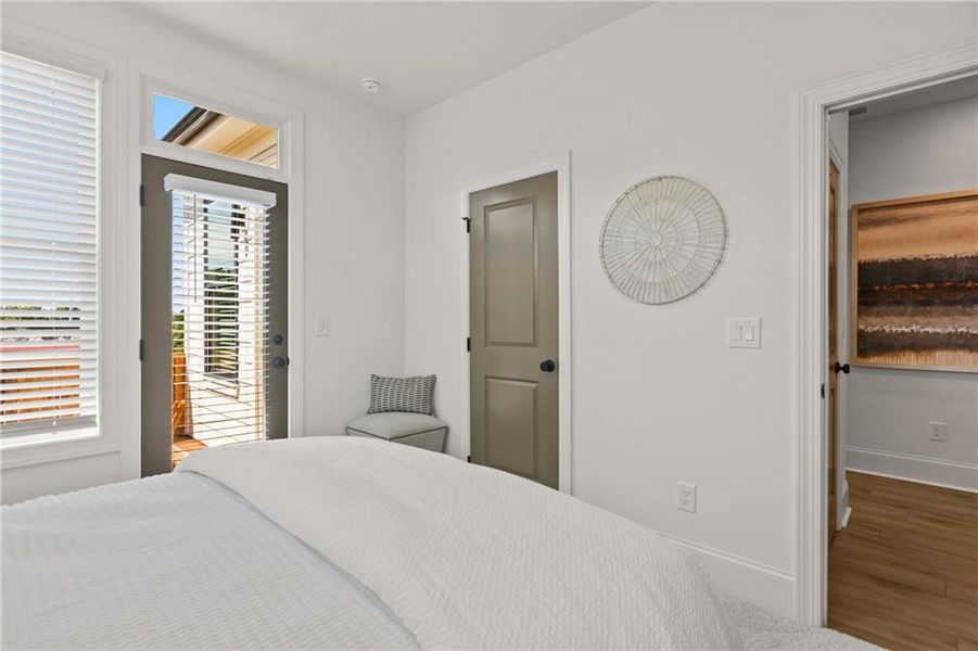 Furnished interior view inside a new home in IveyBrooke, Alpharetta (Image 9).