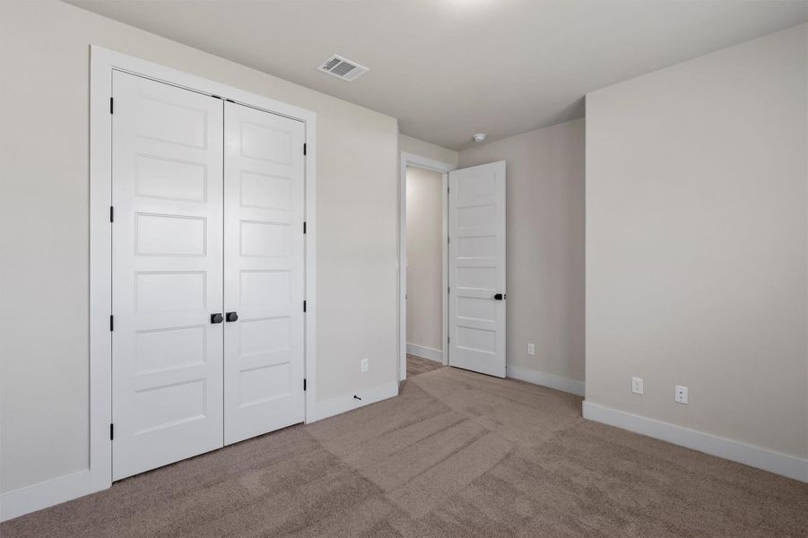 Spacious, unfurnished interior of a new home in Crescent Bluff, Georgetown (Image 29). Spacious, unfurnished interior of a new home in Crescent Bluff, Georgetown (Image 29).
