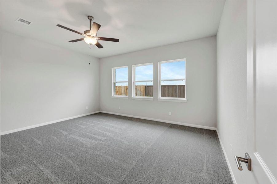 Spacious, unfurnished interior of a new home in The Grand Prairie 50’, Hockley (Image 32).