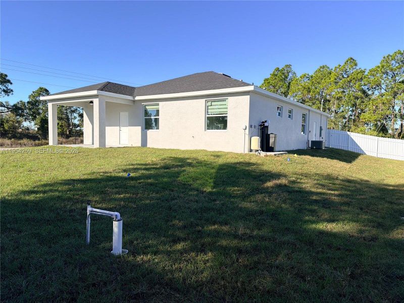 Exterior details and patio area of a home in , Lehigh Acres (Image 17).
