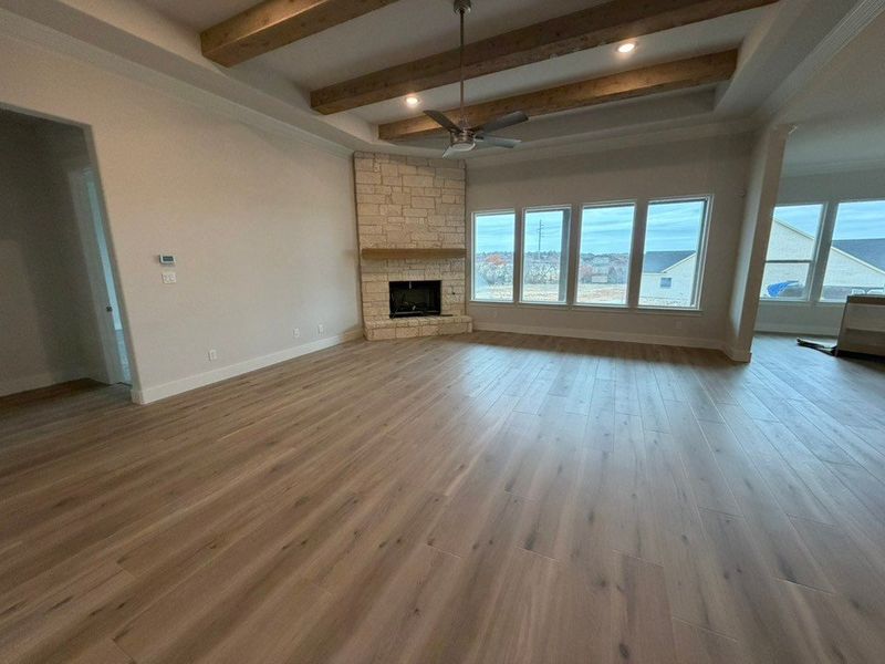 Spacious, unfurnished interior of a new home in Eagle Ridge Estates, Weatherford (Image 9).