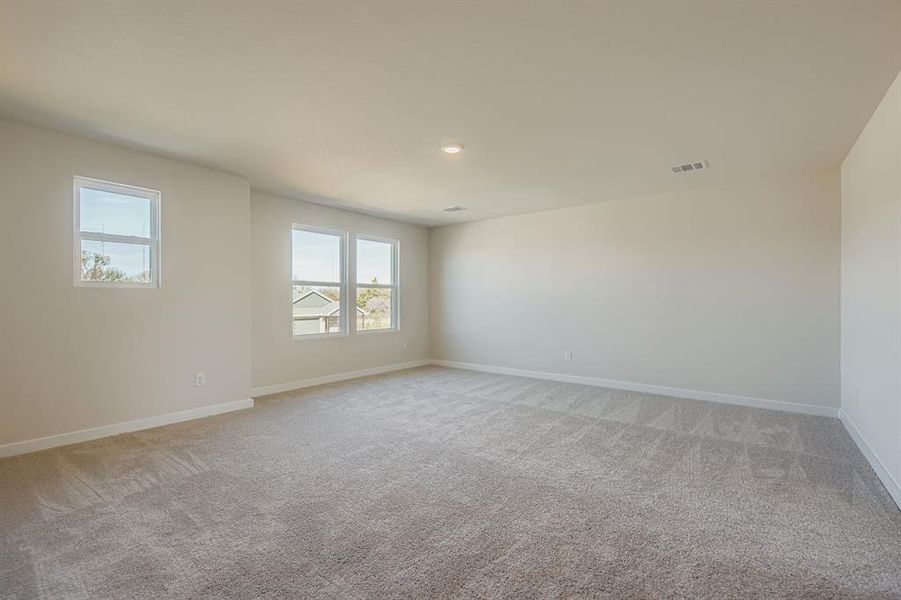 Spacious, unfurnished interior of a new home in Middlefield Village, Dallas (Image 23). Spacious, unfurnished interior of a new home in Middlefield Village, Dallas (Image 23).