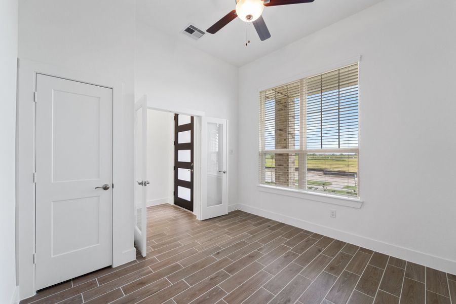 Image 22 representing the Augusta by Chesmar Homes in Riceland, Mont Belvieu, TX. Image 22 representing the Augusta by Chesmar Homes in Riceland, Mont Belvieu, TX.