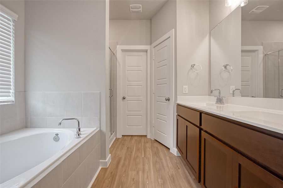 A wonderful soaking tub to wisk your cares away! A wonderful soaking tub to wisk your cares away!