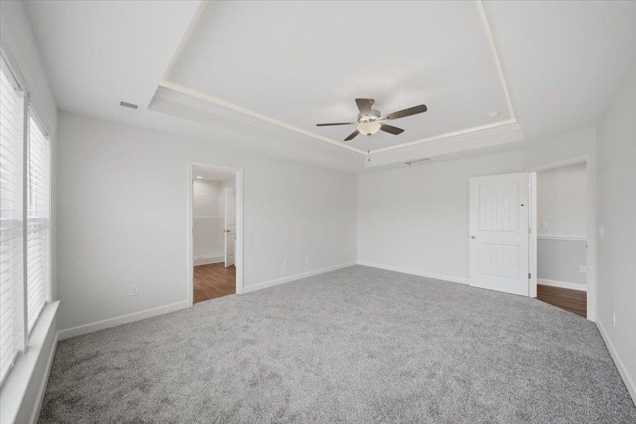 Spacious, unfurnished interior of a new home in Bent Tree, Gaffney (Image 24).