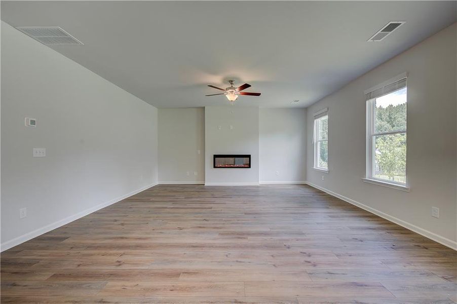 Spacious, unfurnished interior of a new home in Bowers Farm, McDonough (Image 11).