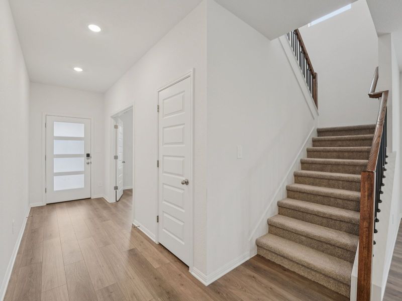 Spacious, unfurnished interior of a new home in Lakeside Meadows, Pflugerville (Image 8).