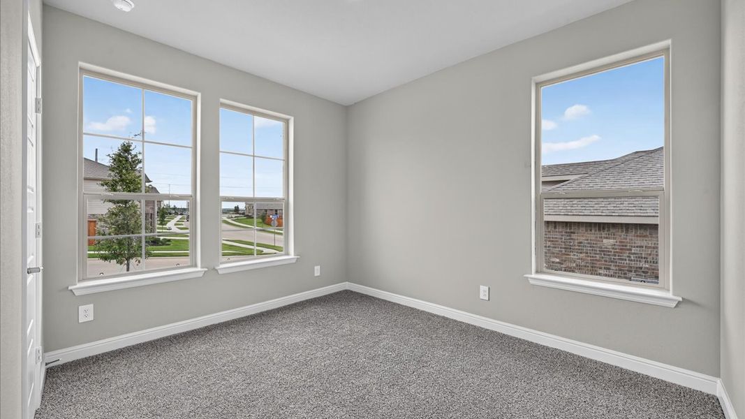 Spacious, unfurnished interior of a new home in Bluestem, Rhome (Image 17).