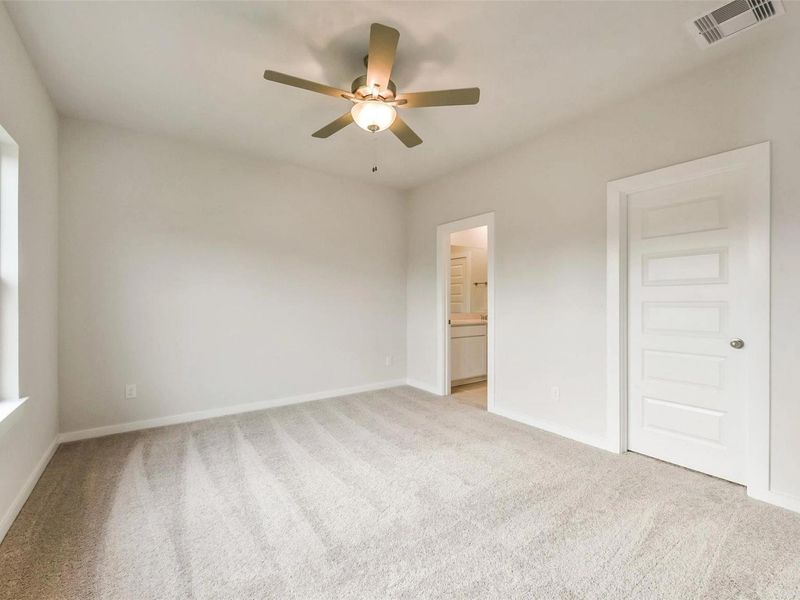 Spacious, unfurnished interior of a new home in The Villages at WestPointe, Dayton (Image 18).