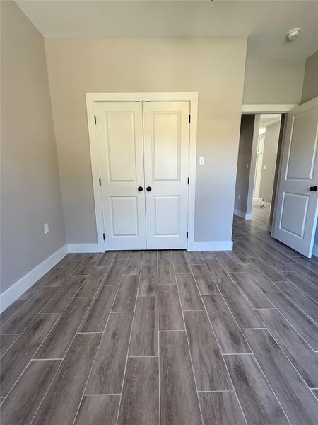 Spacious, unfurnished interior of a new home in , Vidor (Image 16).