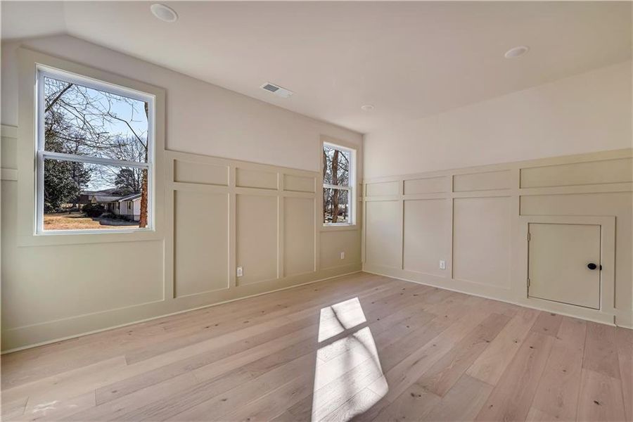 Spacious, unfurnished interior of a new home in , Athens (Image 30).