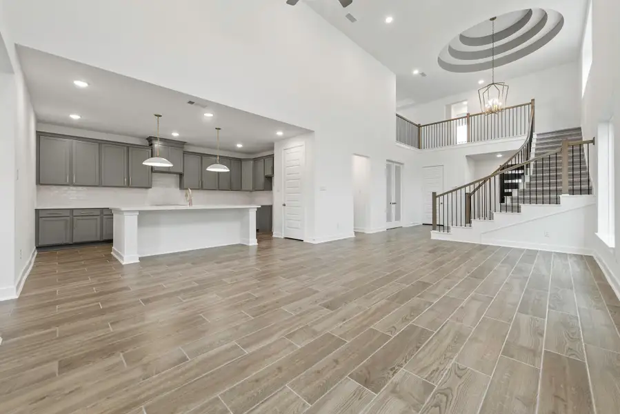 Representative image. Features, specifications, selections and colors may vary. Representative image. Features, specifications, selections and colors may vary.