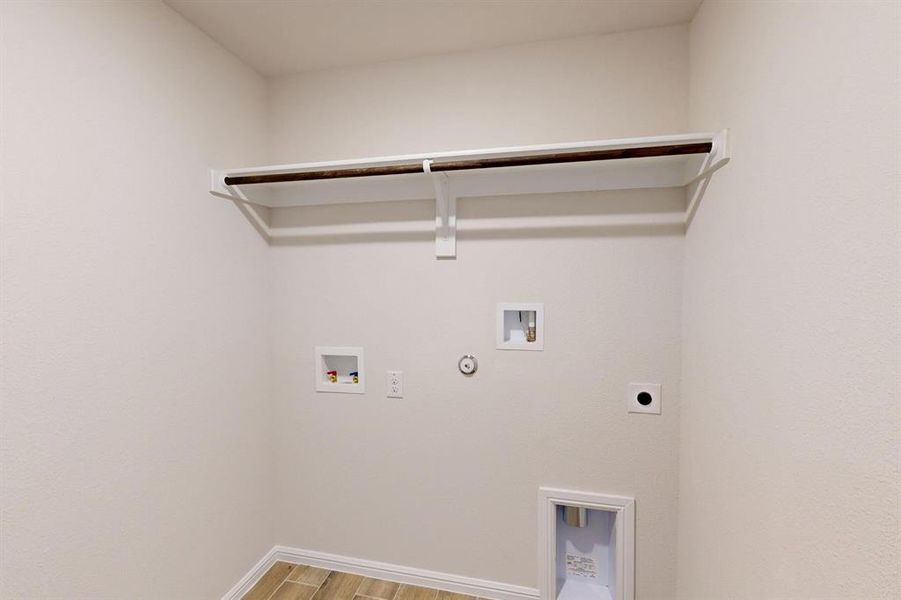 Spacious, unfurnished interior of a new home in Sanderos, Fort Worth (Image 36). Spacious, unfurnished interior of a new home in Sanderos, Fort Worth (Image 36).