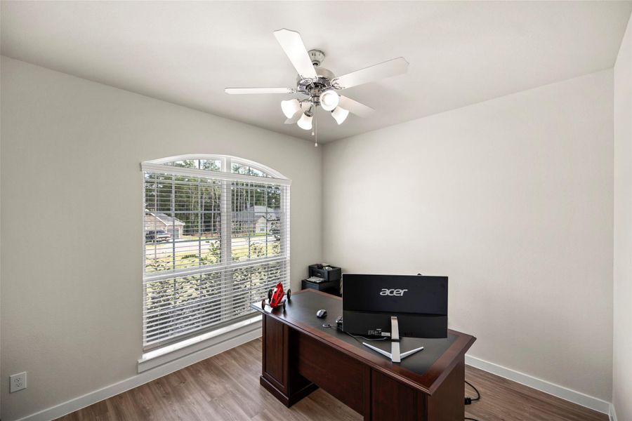 Furnished interior view inside a new home in Oakwood Ranch, Willis (Image 17). Furnished interior view inside a new home in Oakwood Ranch, Willis (Image 17).