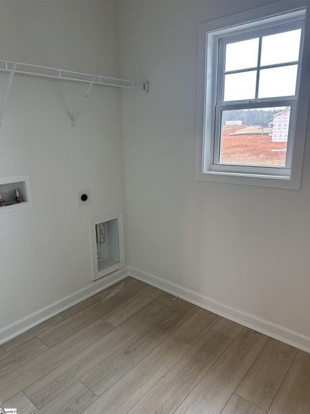 Spacious, unfurnished interior of a new home in Shiloh Trail, Wellford (Image 29).