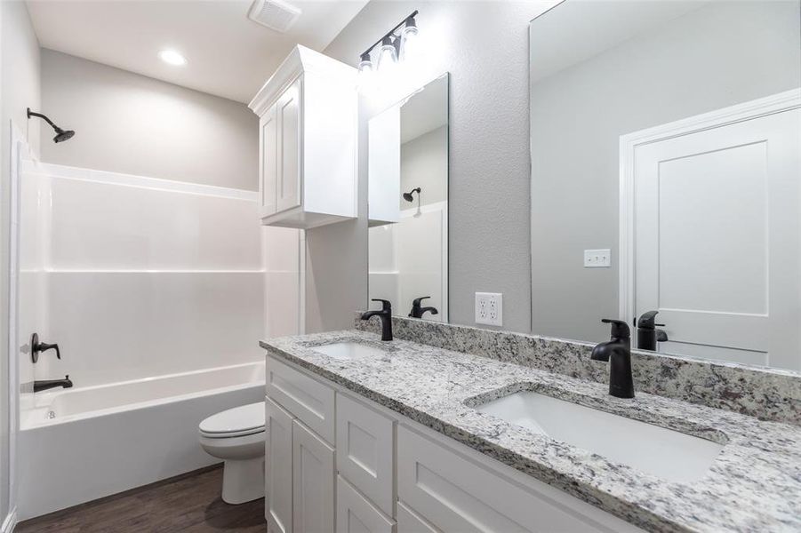Furnished interior view inside a new home in , Abilene (Image 13).