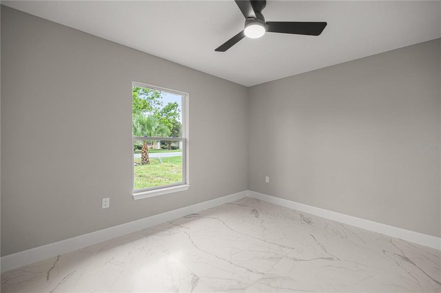 Spacious, unfurnished interior of a new home in , Ocala (Image 11).