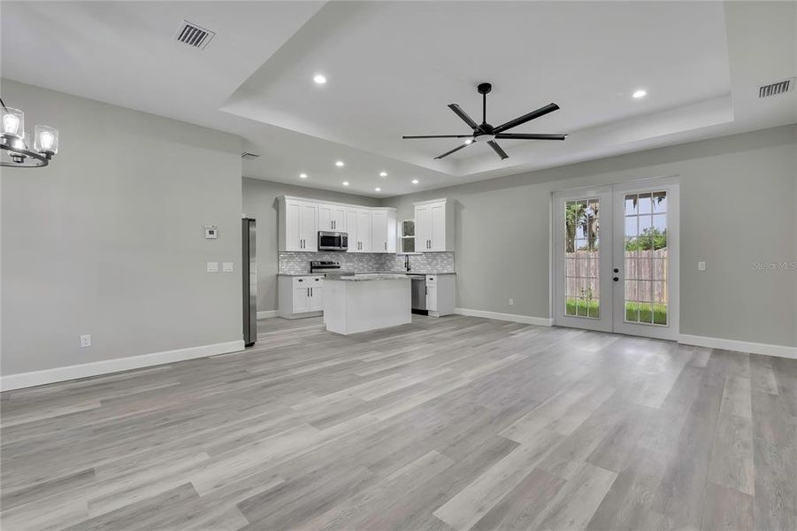 Spacious, unfurnished interior of a new home in , Dade City (Image 28).