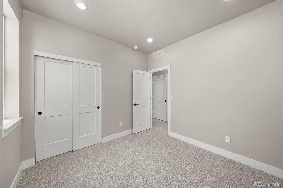 Spacious, unfurnished interior of a new home in Duet at Sterling Ranch, Littleton (Image 28).