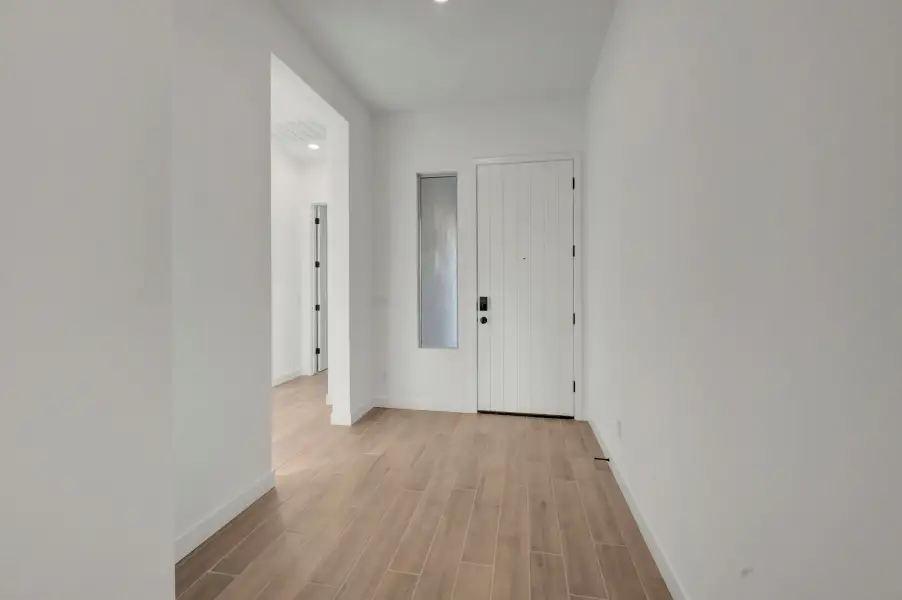 Spacious, unfurnished interior of a new home in Soleo, San Tan Valley (Image 17). Spacious, unfurnished interior of a new home in Soleo, San Tan Valley (Image 17).