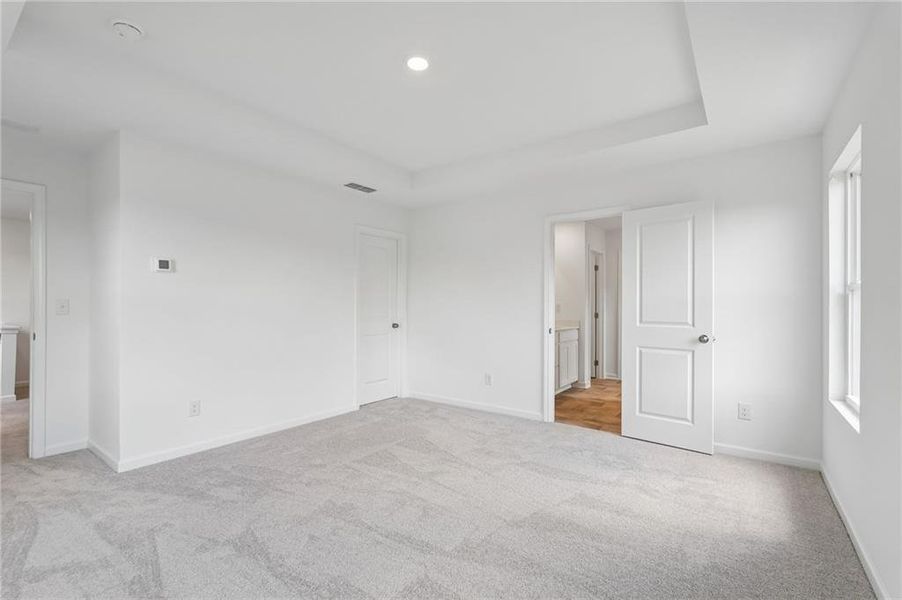 Spacious, unfurnished interior of a new home in Heritage River, Euharlee (Image 44).