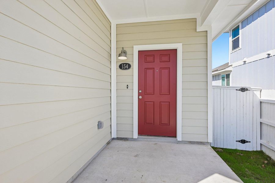 Exterior details and patio area of a home in Harvest Ridge, Elgin (Image 4).