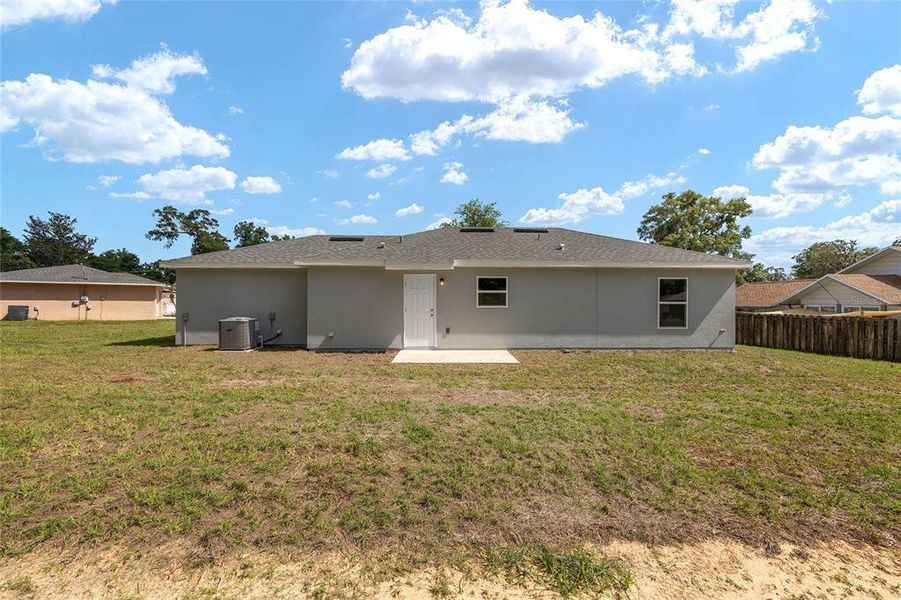 Exterior details and patio area of a home in , Ocala (Image 4).