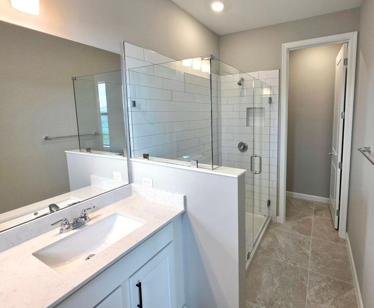 Furnished interior view inside a new home in Everton, Lantana (Image 6).