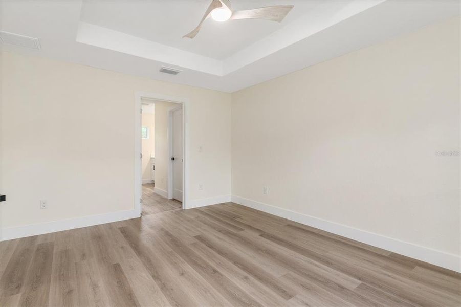 Spacious, unfurnished interior of a new home in , Port Charlotte (Image 9).