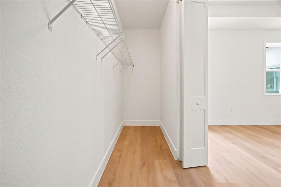 Spacious, unfurnished interior of a new home in , Dunnellon (Image 31).