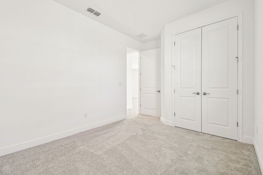 Representative unfurnished interior of a home built from the 50 ' - Saratoga by William Ryan Homes in Tamarack at Two Rivers, Zephyrhills (Image 54).